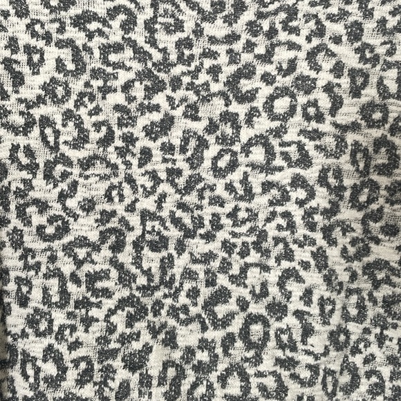 Cute warm sweater - Picture 3 of 3